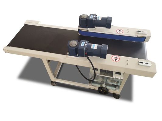 25 m/min Conveyor para impresoras de inyección de tinta con doble motor de sujeción para cartones
